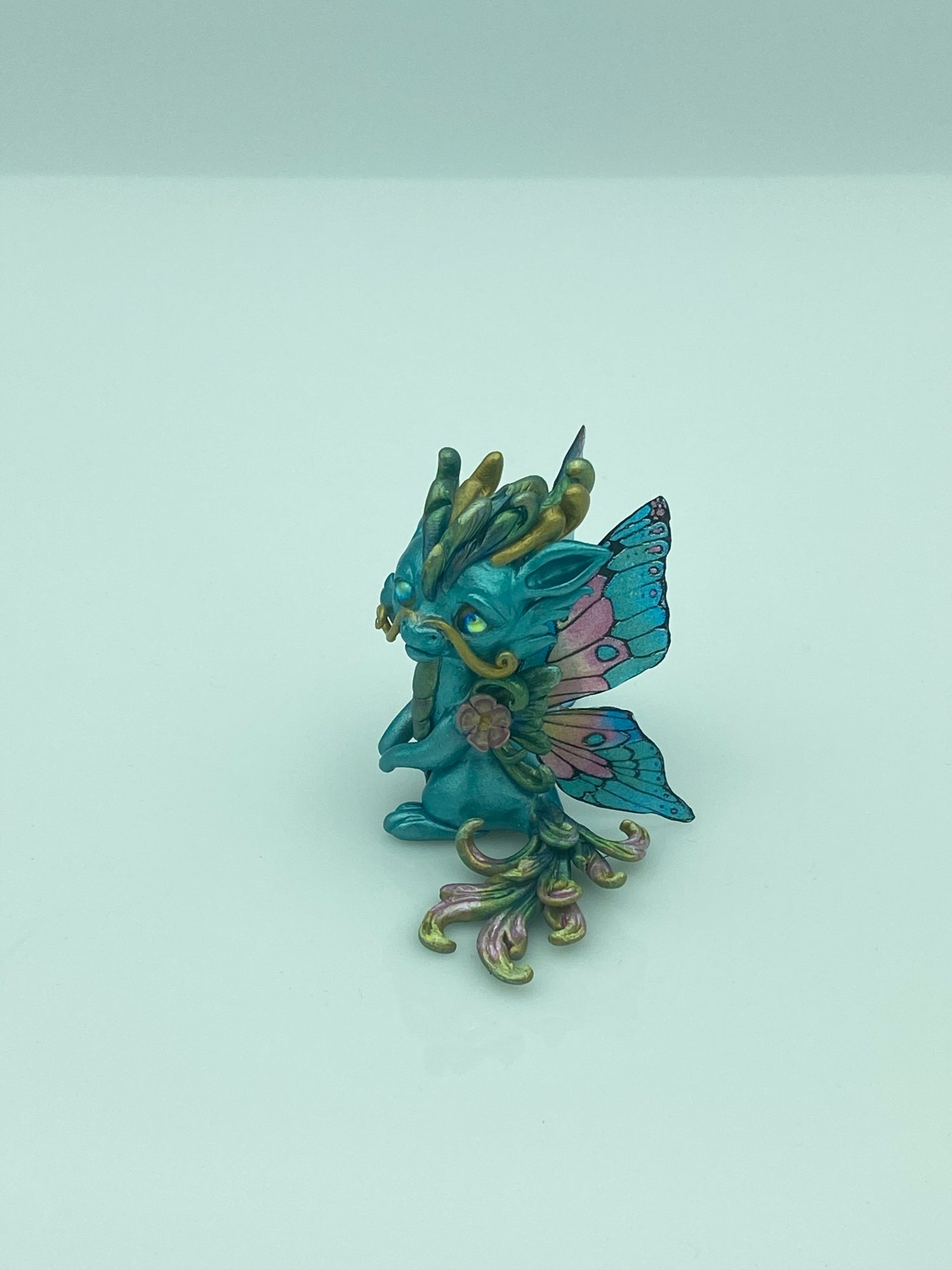 Flower, tiny and cute dragons