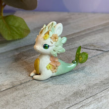 Load image into Gallery viewer, Green Bunnigon Kelpie