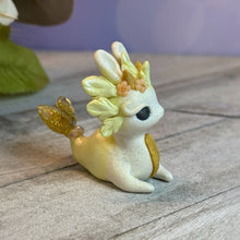 Load image into Gallery viewer, Yellow Bunnigon Kelpie